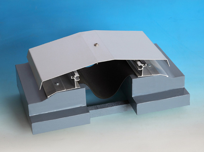 屋面變形縫（金屬蓋板型）SRM